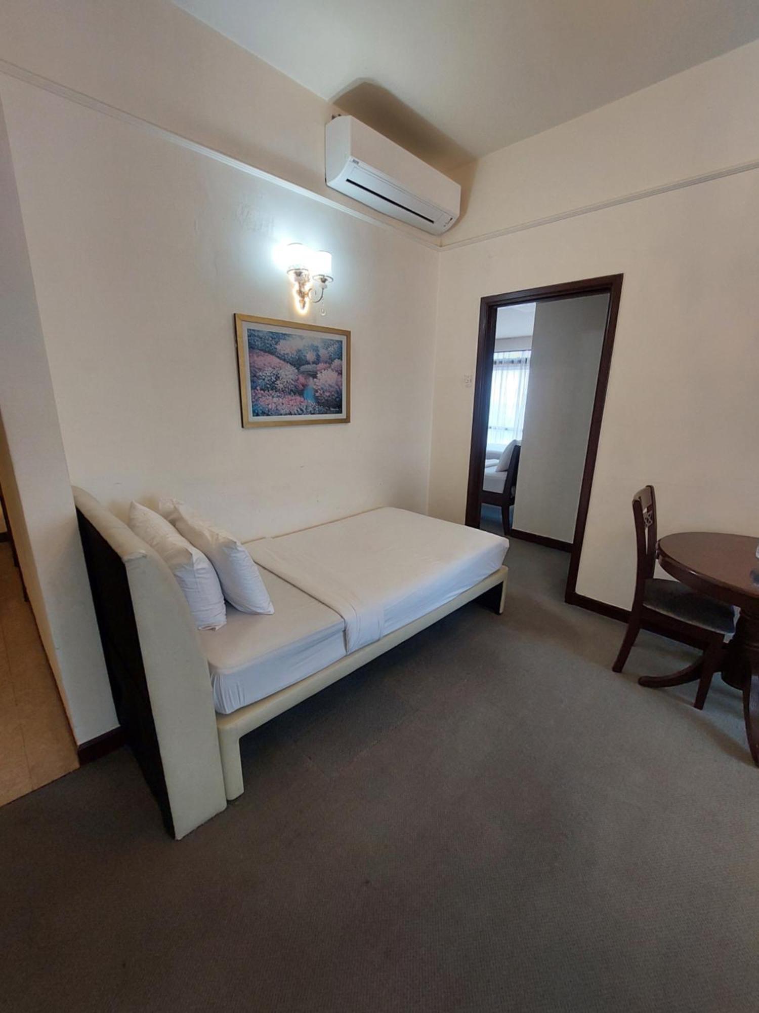 Go Daily Service Time Square Kl Apartment *